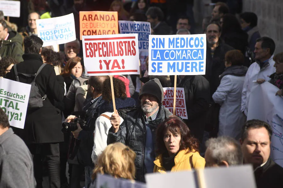 Fotos: Manifestación en Valladolid en defensa de la sanidad pública de Castilla y León