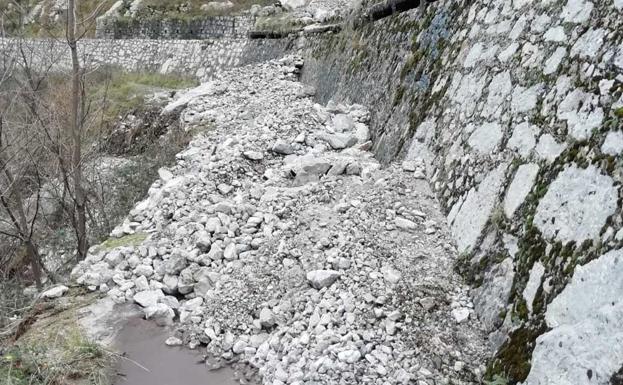 Imagen de los argayos en los primeros kilómetros de la ruta.