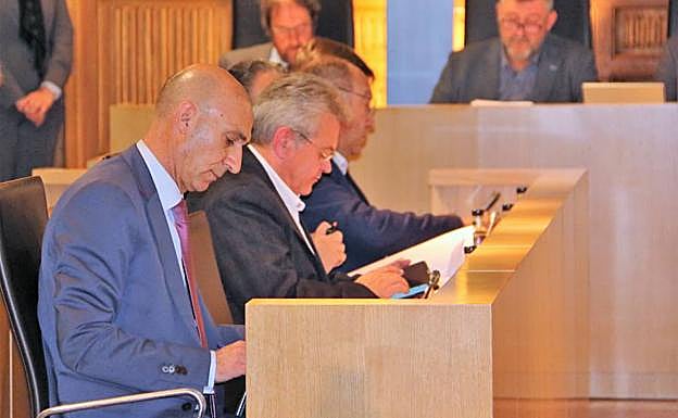 Diputados en los Guzmanes.