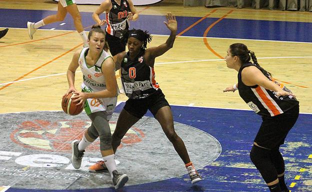 Marta Canella, en el partido de ida ante Mataró.