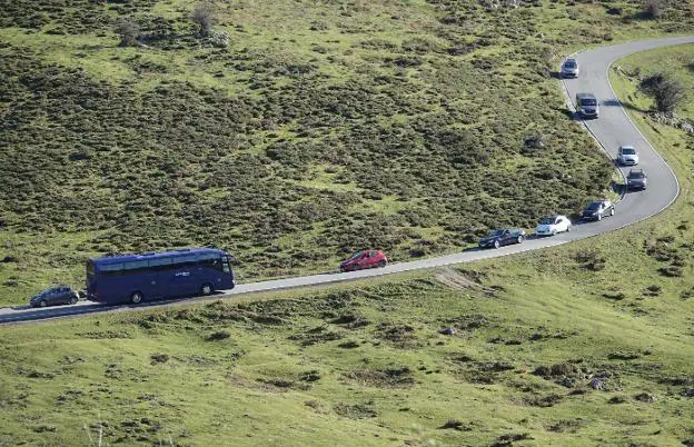 El plan de Picos de Europa sólo limitará el número de visitantes en caso de daño ambiental