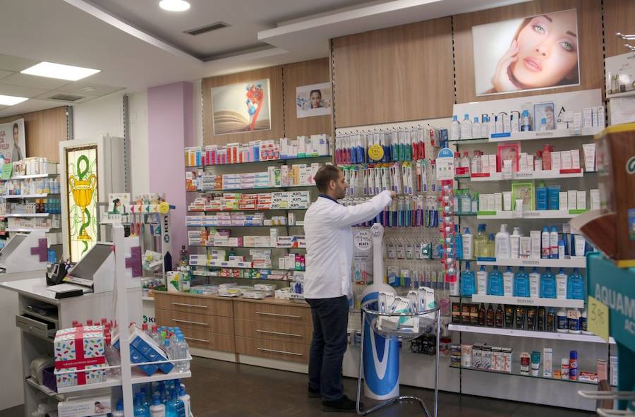 Fotos: Farmacia Fiol, abierta los 365 días del año