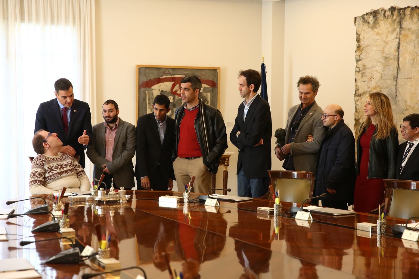 El presidente del Gobierno, Pedro Sánchez, ha recibido en la Moncloa al equipo de la película 'Campeones', ganadora del Goya a la mejor película de 2018. En la recepción ha participado el leonés Jesús Vidal, 'Goya' al 'Mejor actor revelación.