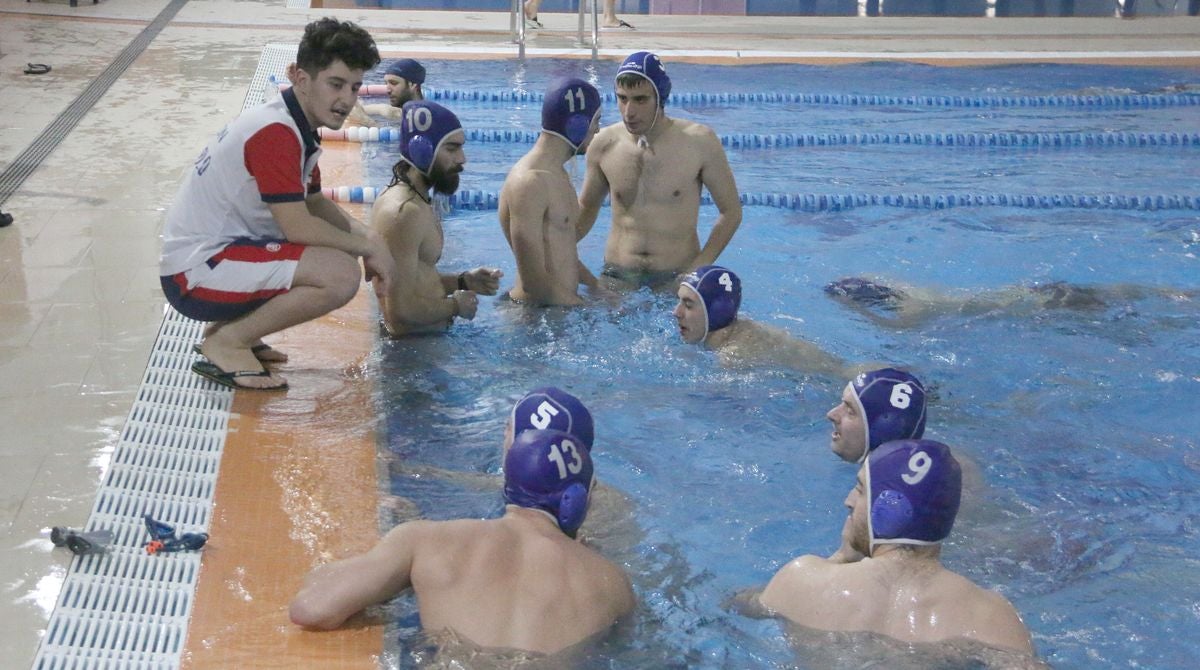 Fotos: El primer equipo de waterpolo de León