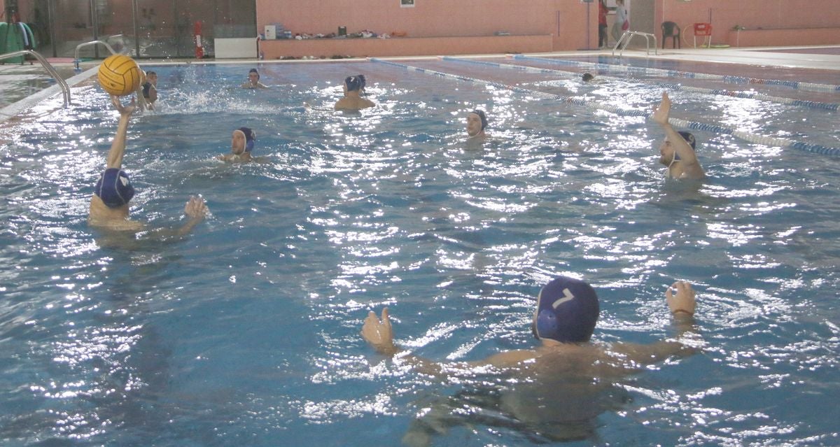 Fotos: El primer equipo de waterpolo de León