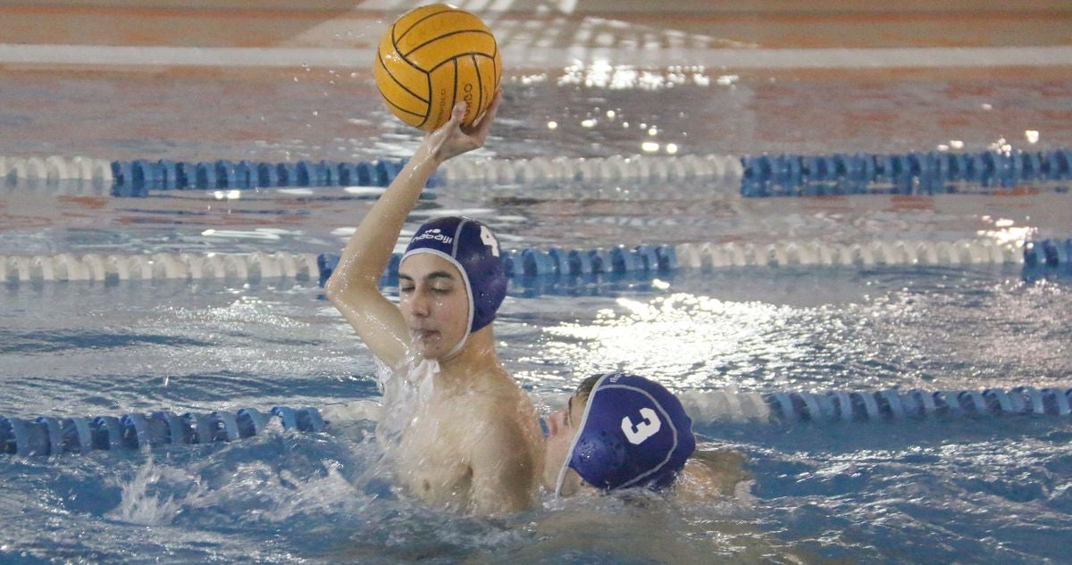 Fotos: El primer equipo de waterpolo de León