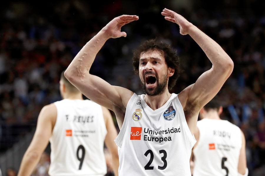 Disfruta de las mejores imágenes de la final de la Copa del Rey de baloncesto entre el BArcelona y el Real MaAdrid. 