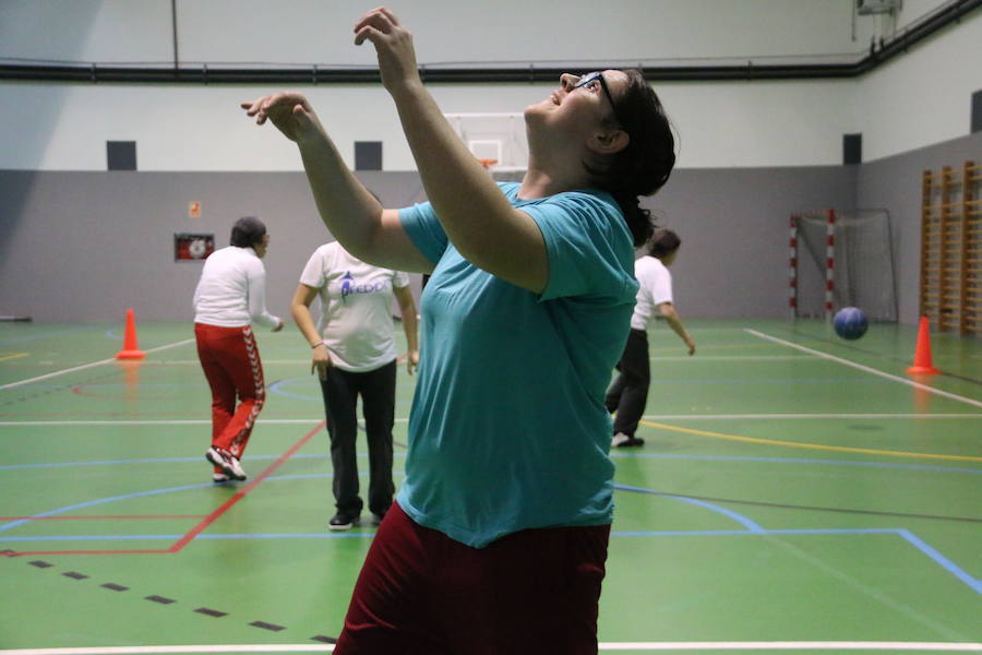 Fotos: Las &#039;campeonas&#039; del equipo de baloncesto de Asprona