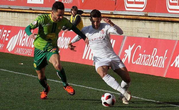 Jorge Ortiz, en un lance del partido ante Unionistas.