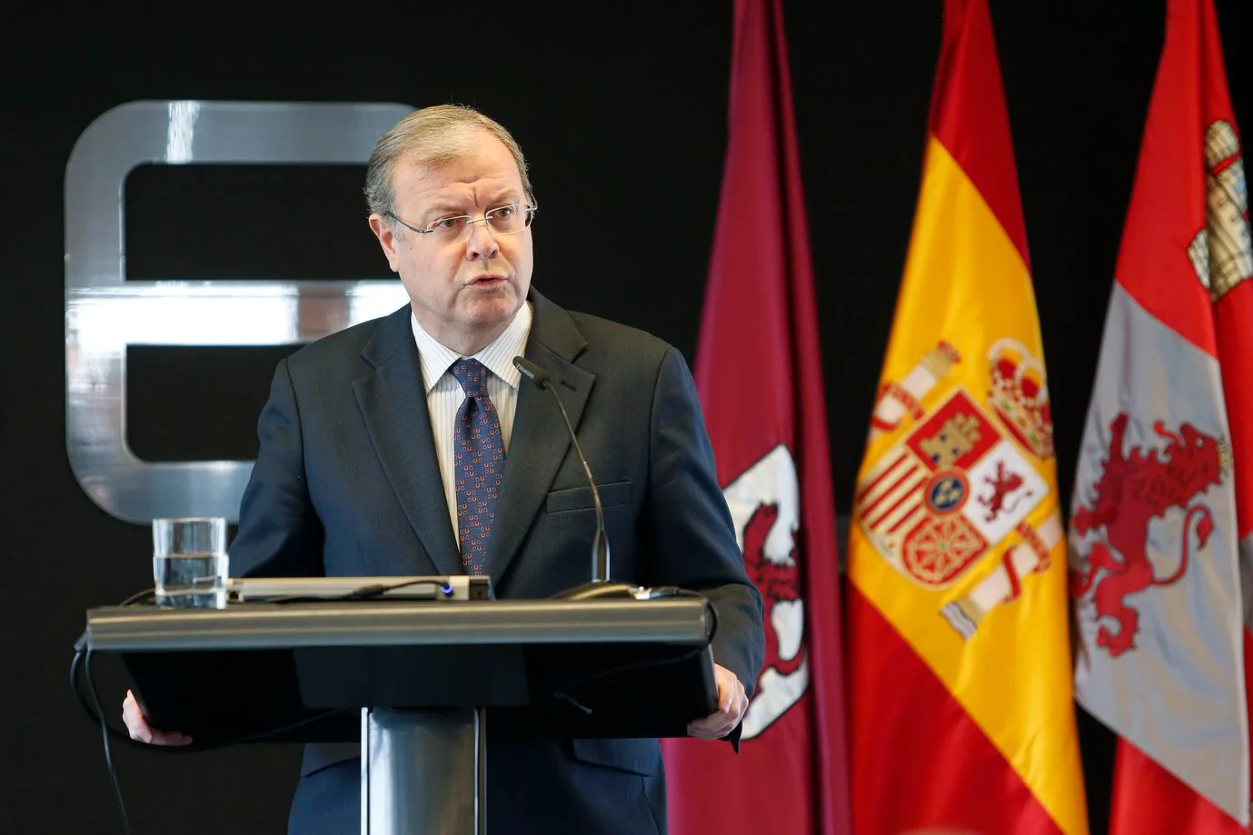 El presidente de la Junta de Castilla y León, Juan Vicente Herrera, clausura la Jornada de presentación del Cybersecurity Innovation Hub en León. Junto a él, el director general del Incibe, Alberto Hernández