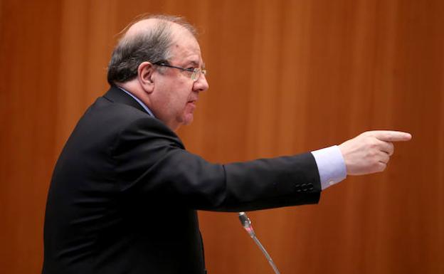 El presidente de la Junta, Juan Vicente Herrera, durante una de sus intervenciones en el Pleno de las Cortes de Castilla y León.