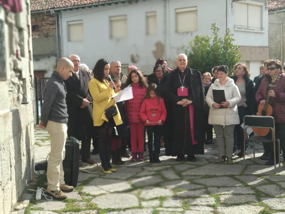 Fotos: Homenaje póstumo a don Florentino, párroco de Ciñera