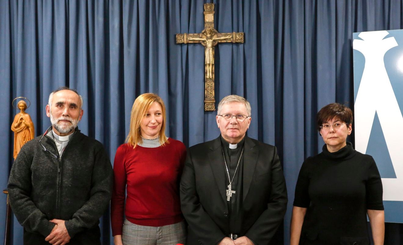 Nueva delegación de protección de los menores y acompañamiento a las víctimas de abusos de la Diócesis de Astorga. (IaD) José Antonio Crespo, Maria José Díez el obispo de Astorga, Juan Antonio Menéndez y Ana Belén Fraile