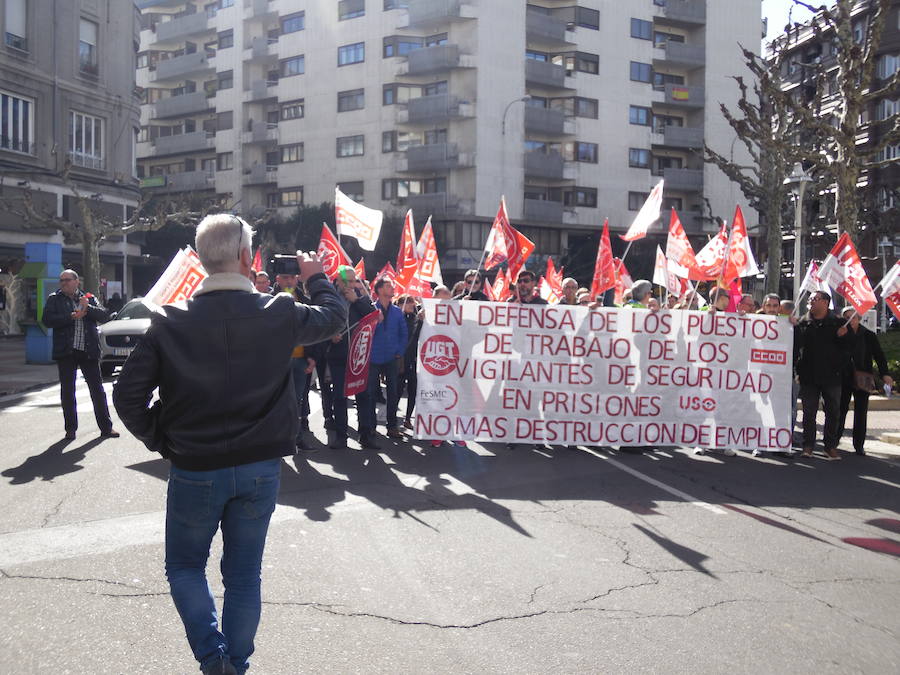 Fotos: La seguridad privada en prisiones sale a la calle
