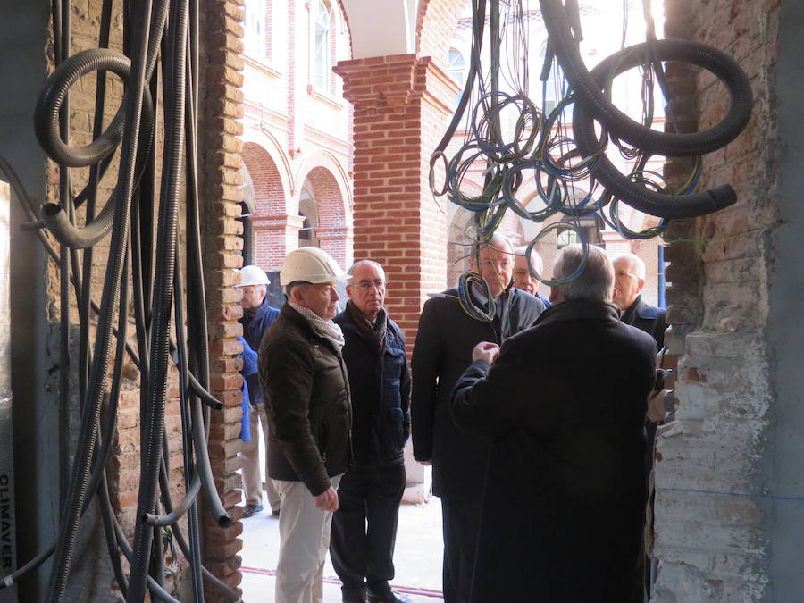 Fotos: Visita a las obras del Museo de la Semana Santa de León