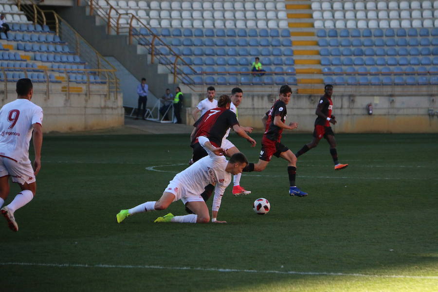 El equipo leonés se deshace con facilidad del Unión Adarve gracias a los goles de Saúl, Aridane y Yeray | Los hombres de Aira logran completar uno de sus mejores partidos y dejan la portería a cero, dando una alegría completa a su afición