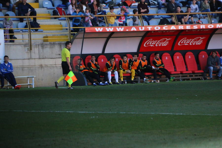 El equipo leonés se deshace con facilidad del Unión Adarve gracias a los goles de Saúl, Aridane y Yeray | Los hombres de Aira logran completar uno de sus mejores partidos y dejan la portería a cero, dando una alegría completa a su afición