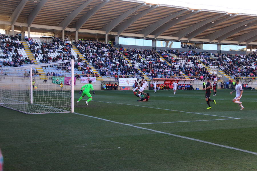 El equipo leonés se deshace con facilidad del Unión Adarve gracias a los goles de Saúl, Aridane y Yeray | Los hombres de Aira logran completar uno de sus mejores partidos y dejan la portería a cero, dando una alegría completa a su afición