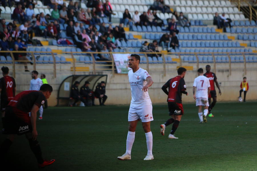 El equipo leonés se deshace con facilidad del Unión Adarve gracias a los goles de Saúl, Aridane y Yeray | Los hombres de Aira logran completar uno de sus mejores partidos y dejan la portería a cero, dando una alegría completa a su afición