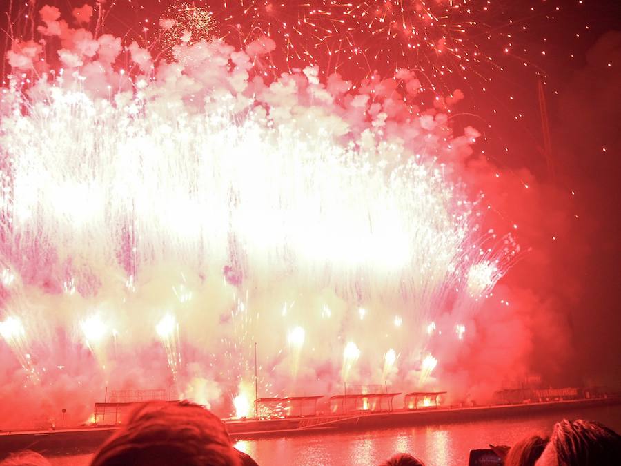 Fotos: La mascletá más alta de la historia de las Fallas