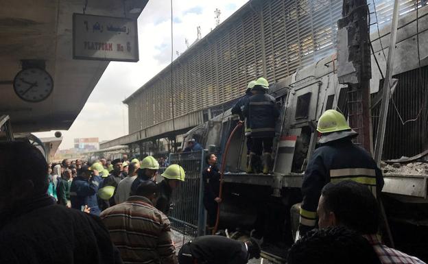 Detenidas seis personas, entre ellas el conductor, por el siniestro del tren en El Cairo