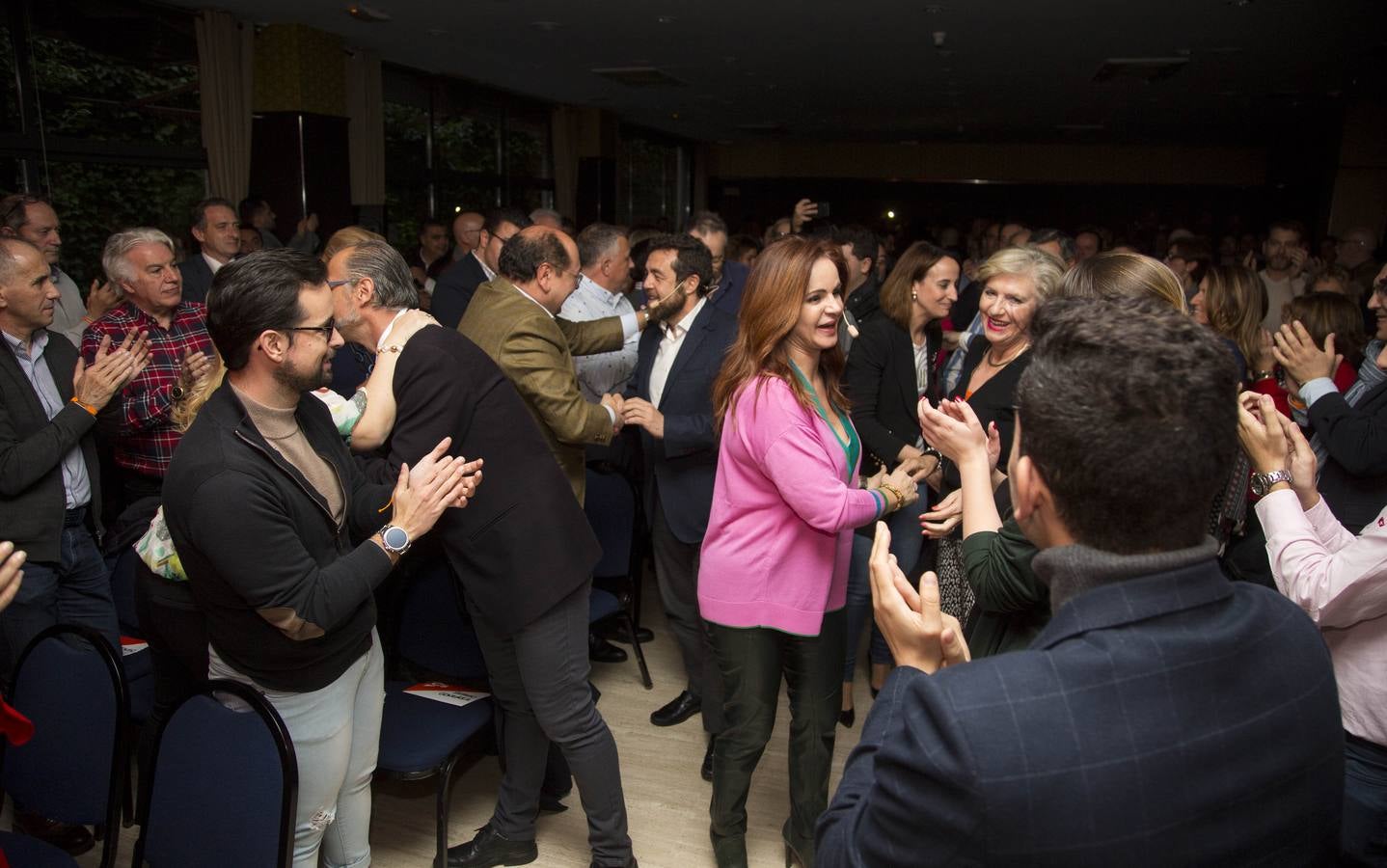 Arropada con la presencia del portavoz de la formación naranja en el Congreso, Juan Carlos Girauta