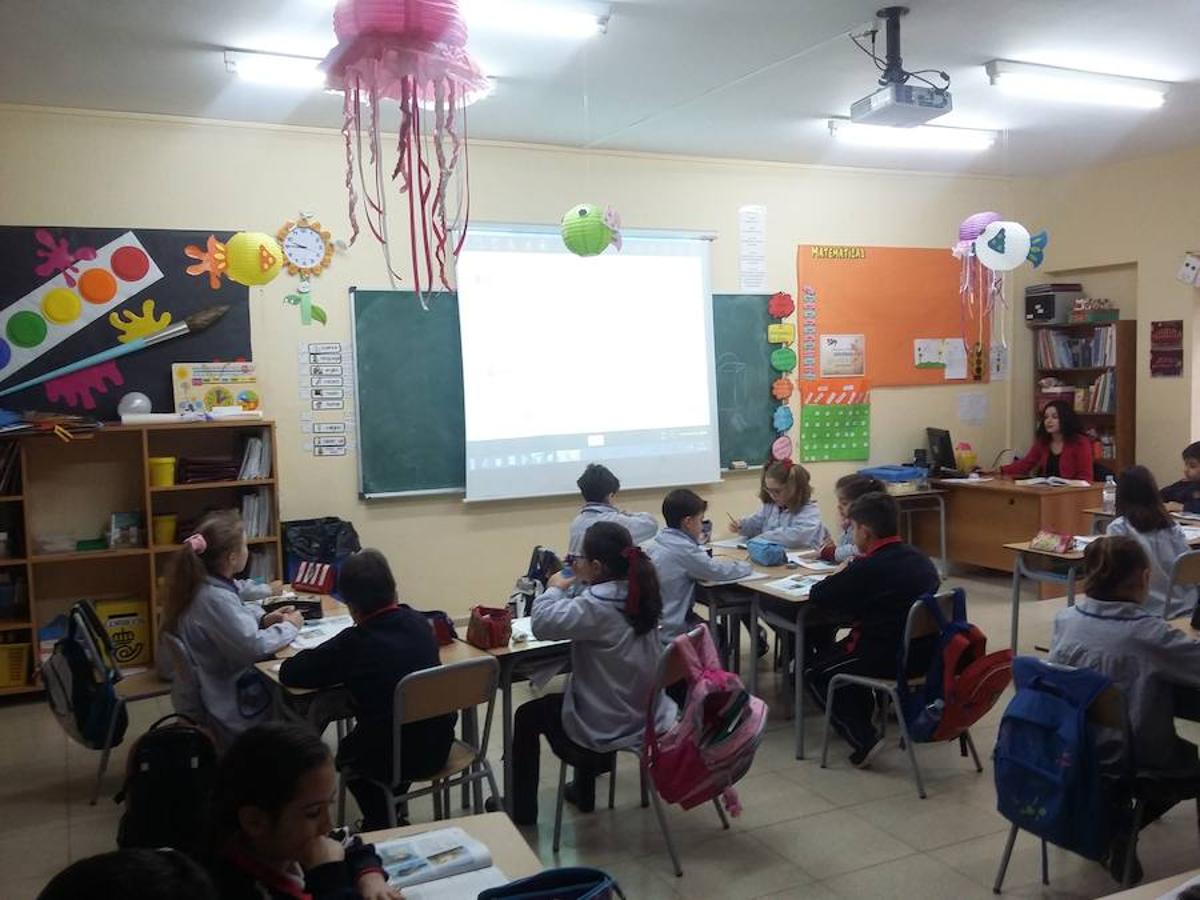 El colegio con mayor número de alumnos de la ciudad basa su éxito en el trabajo cooperativo en el aula, un Bachillerato con grandes resultados y el bilingüismo dentro del aula.