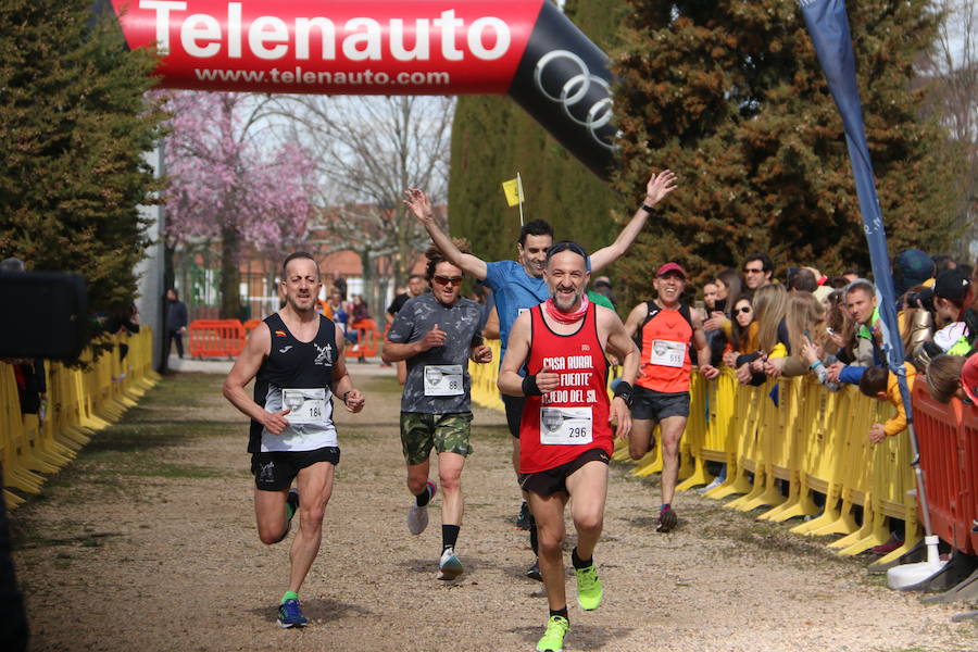 Fotos: Llegada a meta en los 10km La Virgen del Camino