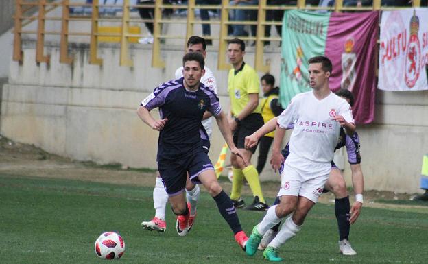 Eneko Capilla, en una conducción de balón.