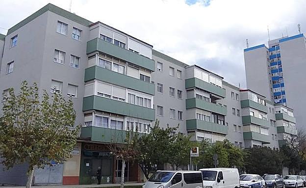 La biomasa calienta ya los 398 pisos del remozado poblado de Fasa de Valladolid.