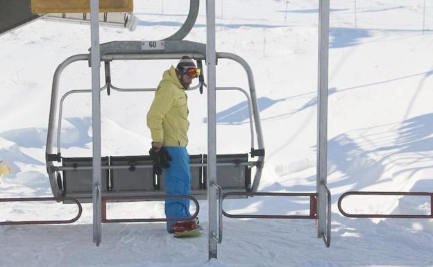 Las estaciones leonesas superaron los 8.000 esquiadores durante el fin de semana 