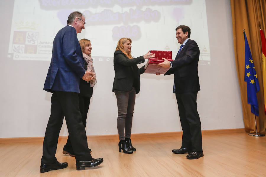 Fotos: El consejero de Empleo entrega los XV Premios Escolares de Prevención de Riesgos Laborales