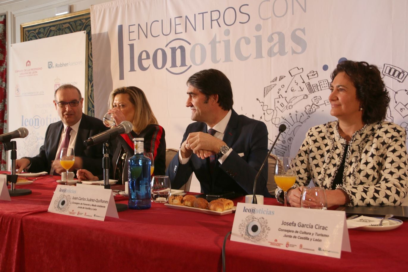 Pilar del Olmo, Suárez-Quiñones y García Cirac, consejeros de Economía, Fomento y Medio Ambiente y Cultura y Turismo se citan en un encuentro en leonoticias