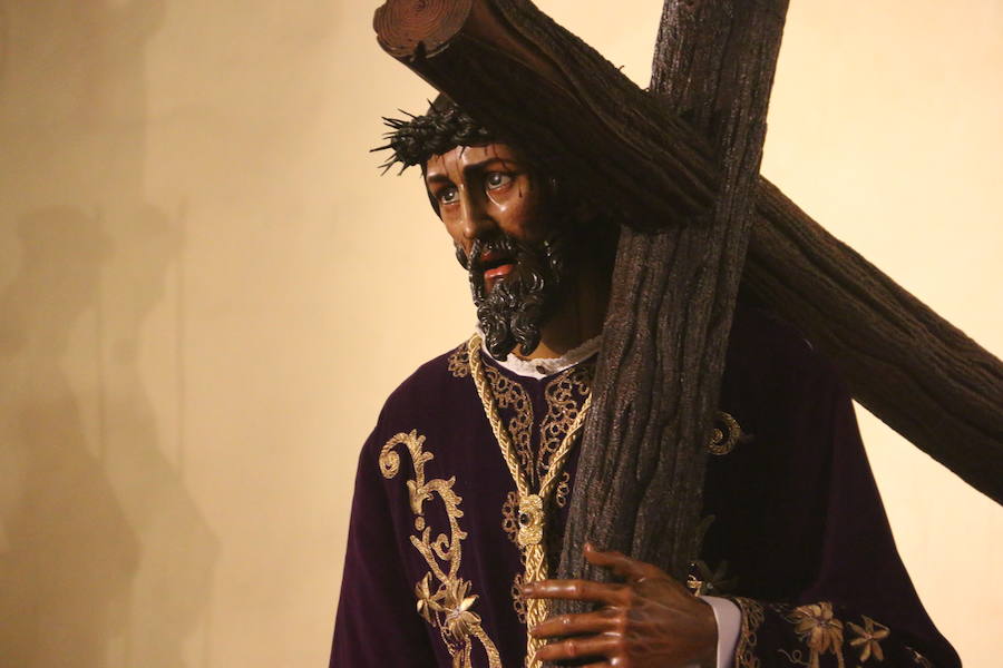 Fotos: Besapié en Santa Nonia