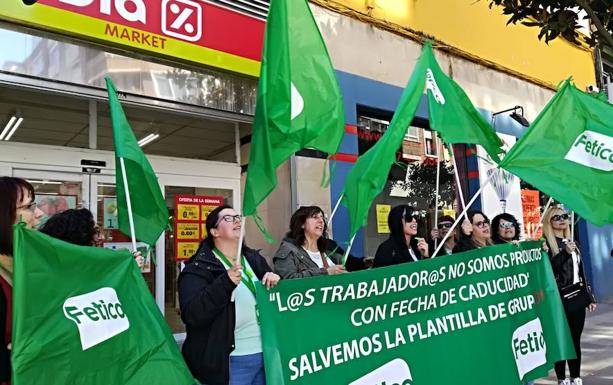 Protesta de trabajadores de DIA en Ponferrada.