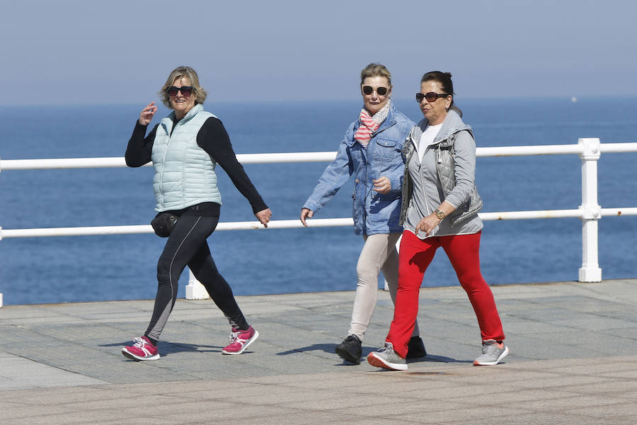 El sol luce en toda la región con temperaturas más propias del mes de mayo.