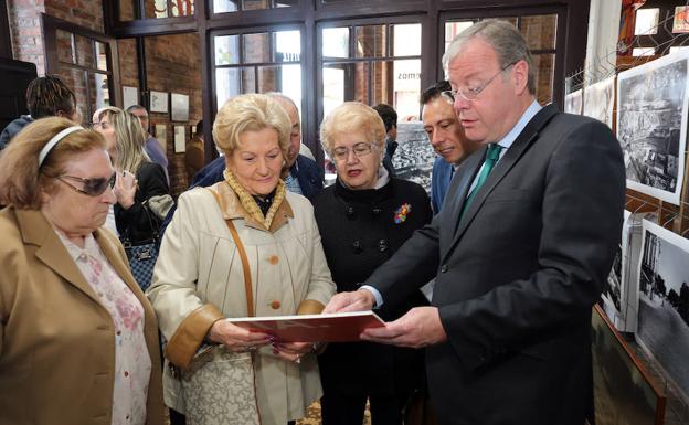 Visita a la exposición.