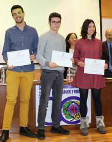 Imagen secundaria 2 - La Ule entrega los premios de las olimpiadas de física, química y biología