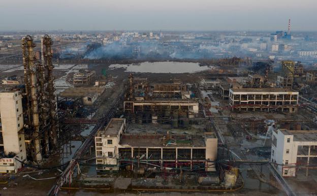 Vista de la fábrica de Yancheng tras la explosión.