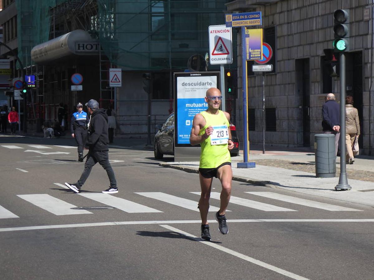 Fotos: La Media Maratón, a su paso por Burgo Nuevo e Independencia