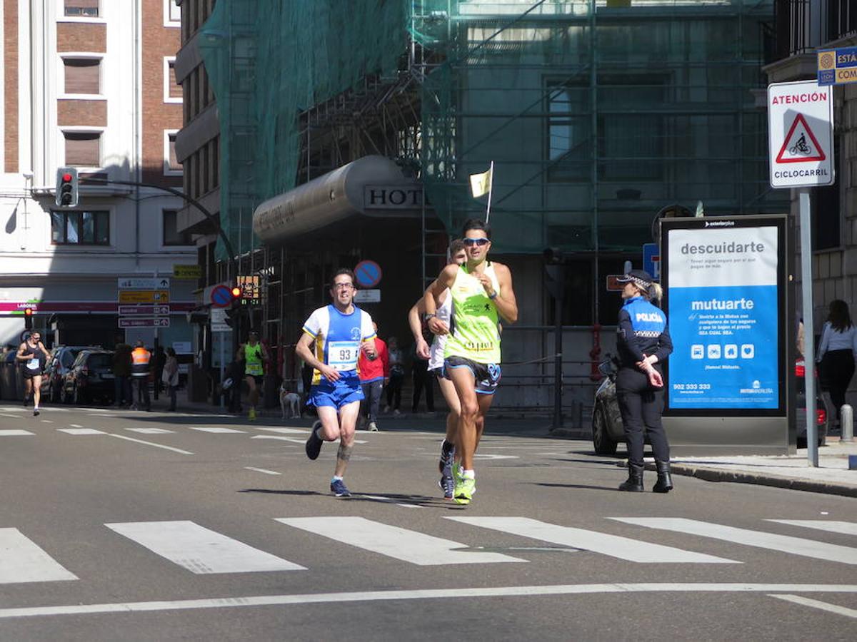 Fotos: La Media Maratón, a su paso por Burgo Nuevo e Independencia