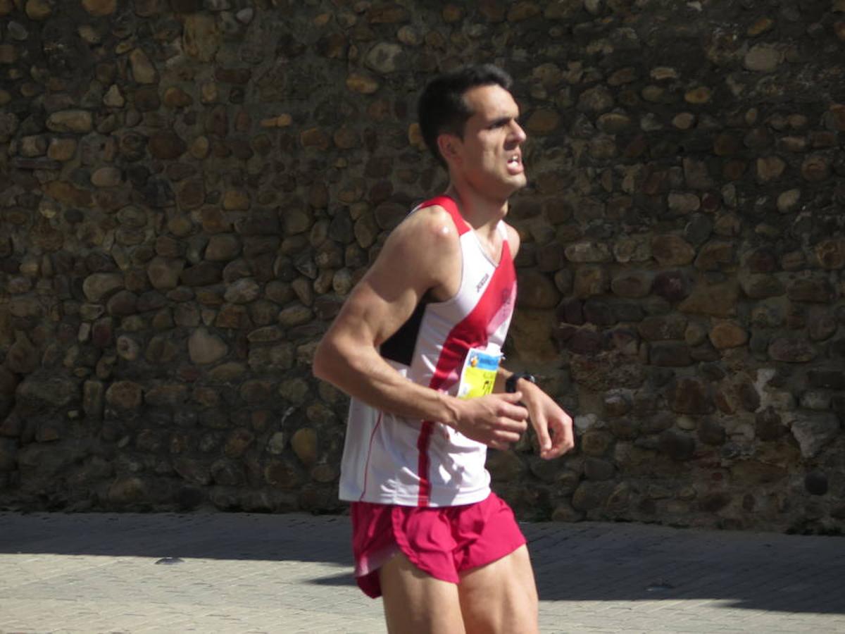 Fotos: La Media Maratón, a su paso por Burgo Nuevo e Independencia