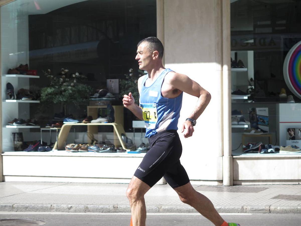 Fotos: La Media Maratón, a su paso por Burgo Nuevo e Independencia