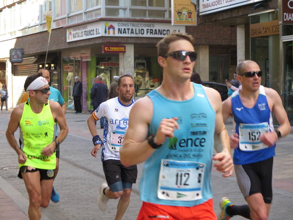 Fotos: La Media Maratón, a su paso por Burgo Nuevo e Independencia