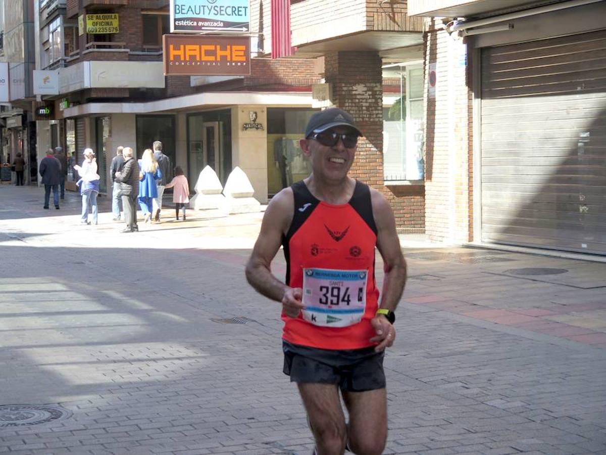 Fotos: La Media Maratón, a su paso por Burgo Nuevo e Independencia