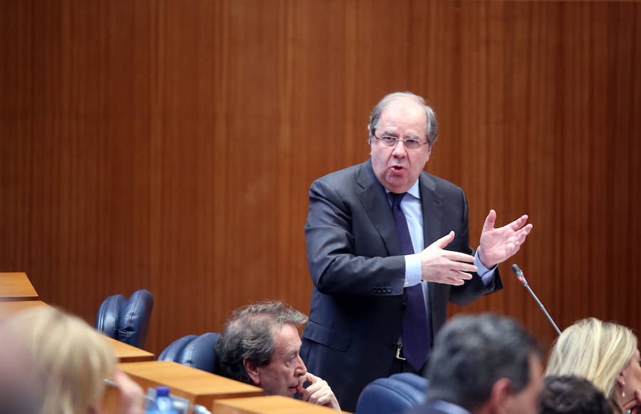 Juan Vicente Herrera, durante el pleno. 