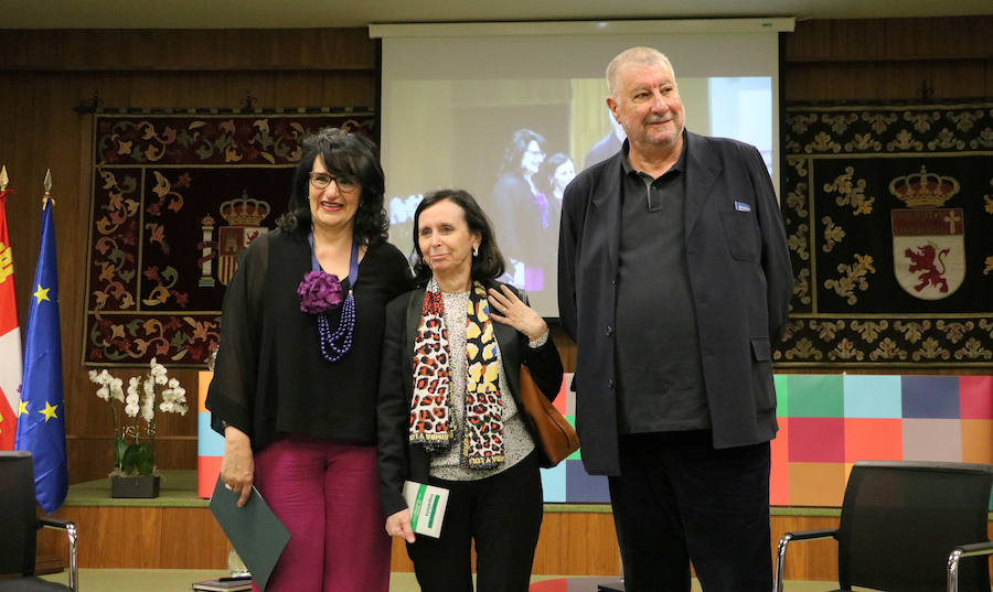 Emilia Casas, ex presidenta del Tribunal Constitucional, y José María Fidalgo, ex secretario general de CCOO, protagonizaron el ciclo del 40 aniversario de la ULE. 