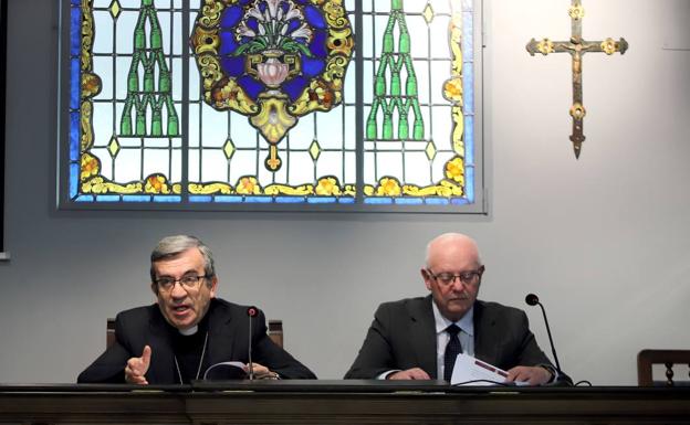 El obispo auxiliar de Valladolid, Luis Arguello, presenta la Campaña de la Renta 2018.