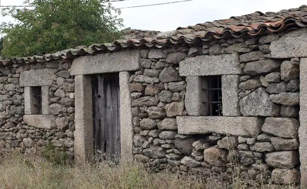 Imagen de una vivienda abandonada en el mundo rural.