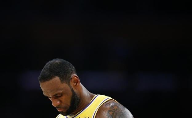 LeBron James, durante un partido de esta temporada.